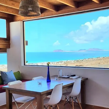 Dama De Famara Villa *