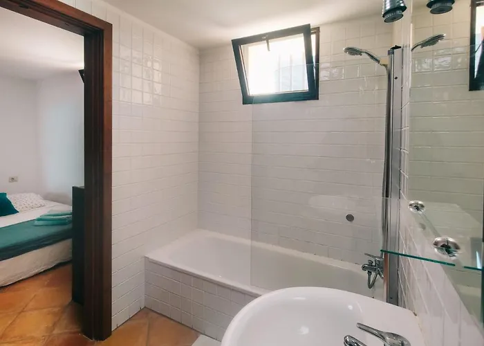 Dama De Famara Teguise (Lanzarote)