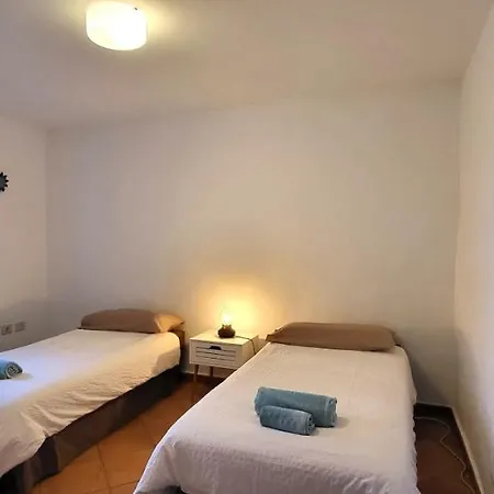 Dama De Famara Teguise (Lanzarote)